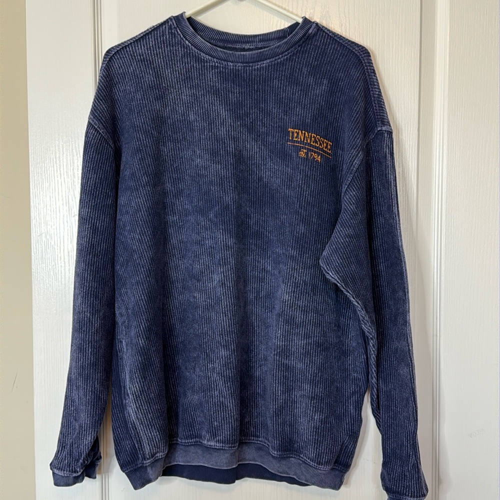 Summit Sportswear University of Tennessee Oversized Pullover Blue Small